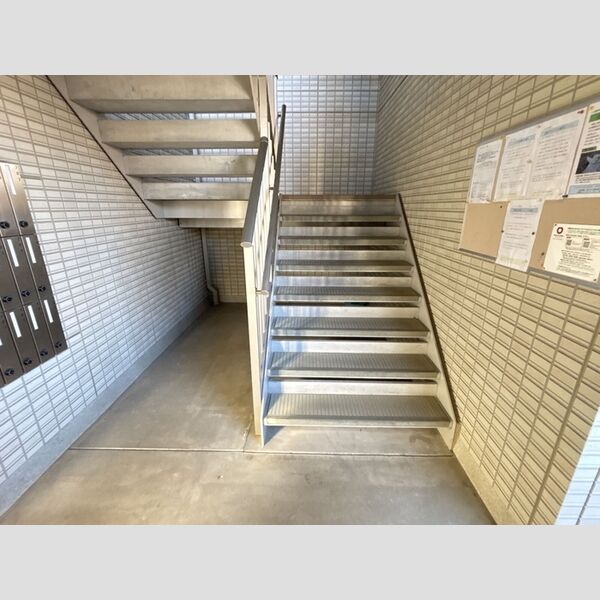 エントランス (エントランス)