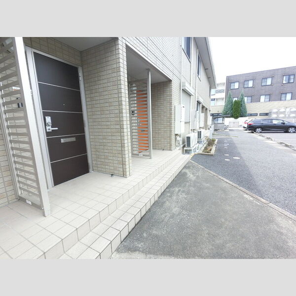 エントランス (エントランス)