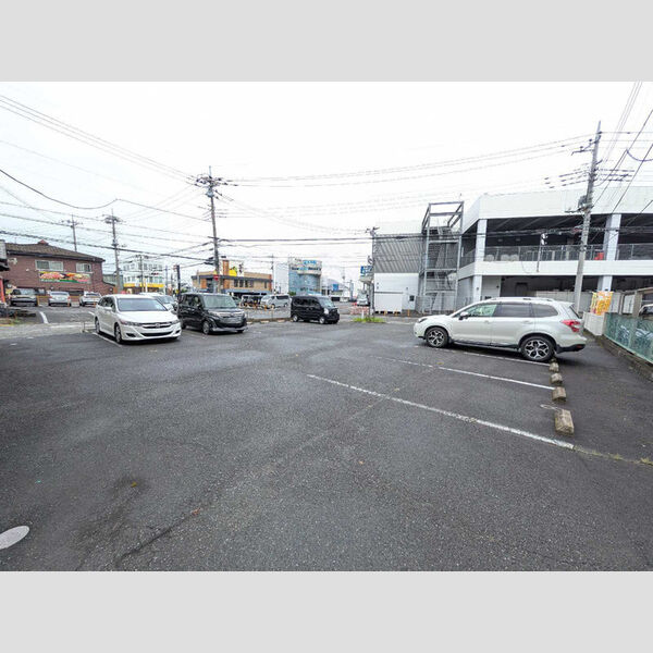 駐車場 (駐車場)
