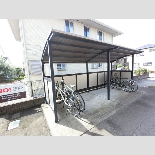 現地周辺 (駐輪場)