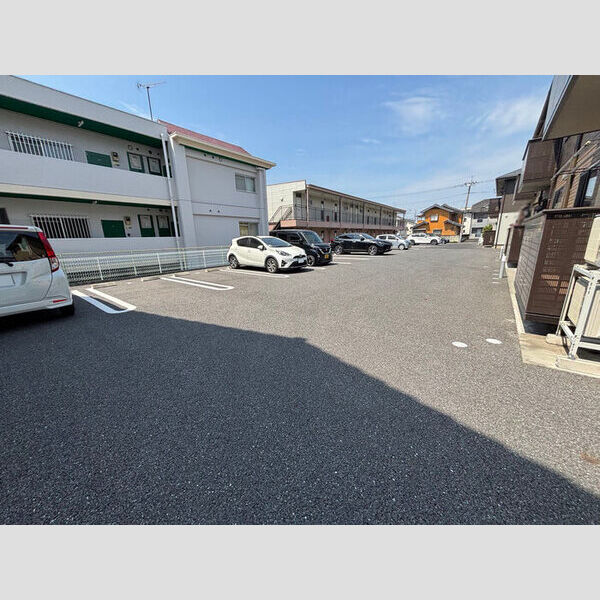駐車場 (駐車場)