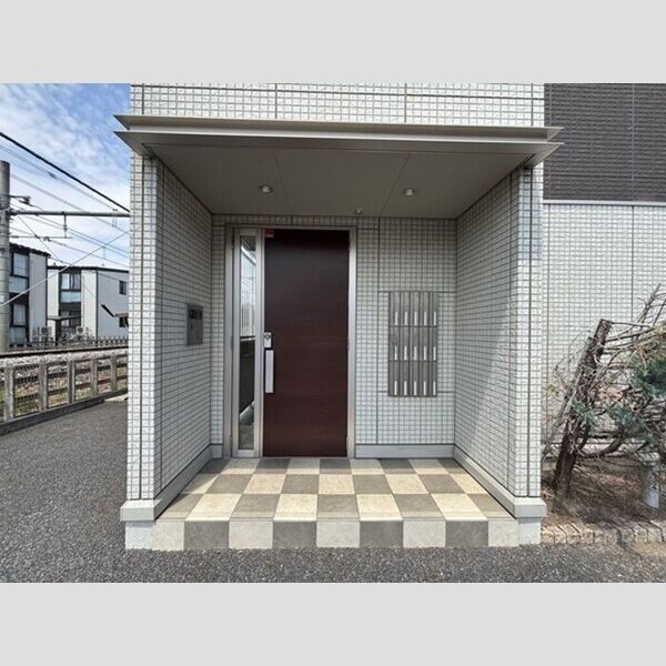 エントランス (エントランス)