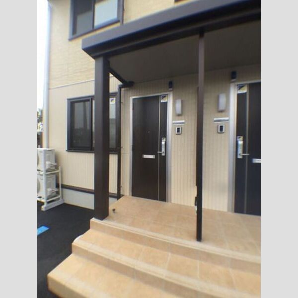 現地周辺 (玄関外側)