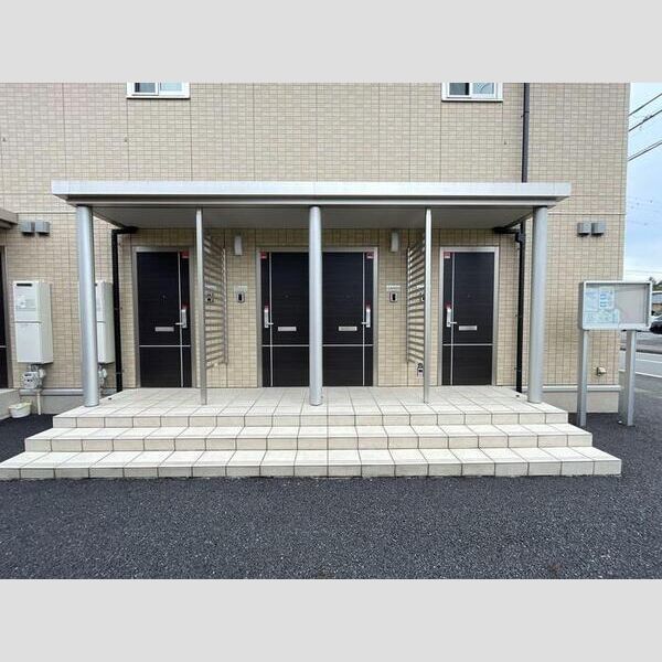 エントランス (エントランス)