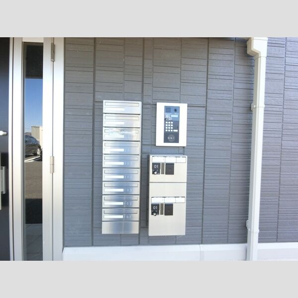 現地周辺 (宅配ボックスも付いてます。)