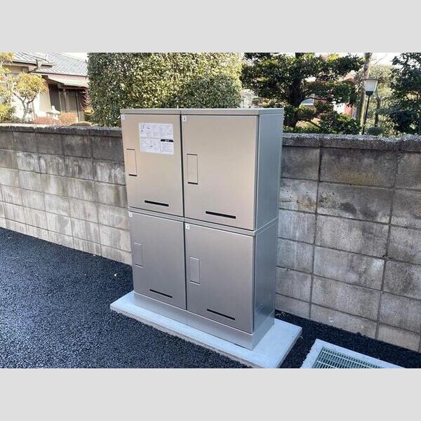 現地周辺 (宅配ボックス付きで便利です。)