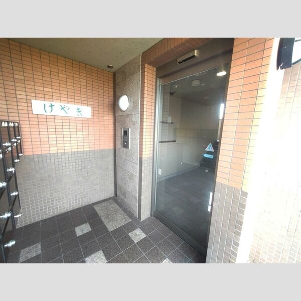 エントランス (エントランス)