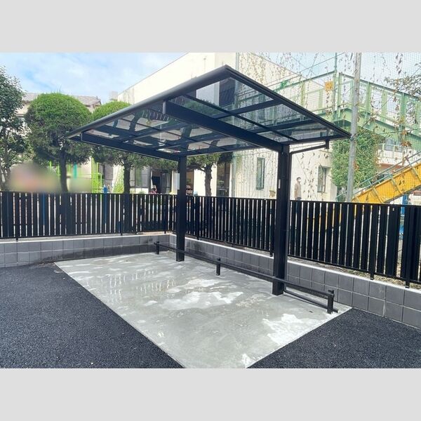 現地周辺 (駐輪場)