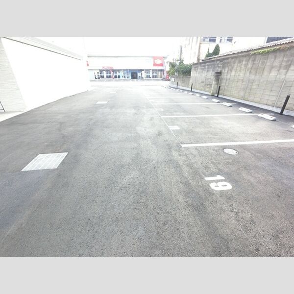 駐車場 (駐車場)