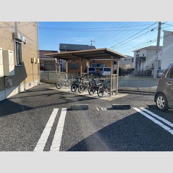 現地周辺 (駐輪場)