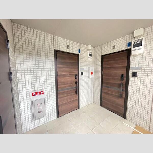 エントランス (エントランス)