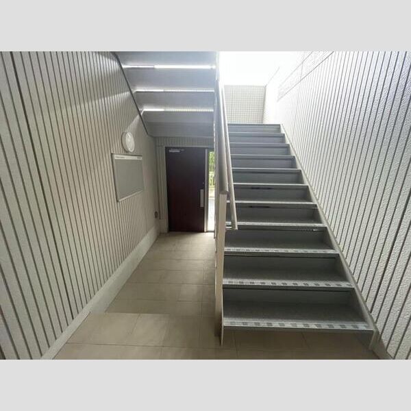 エントランス (エントランス)