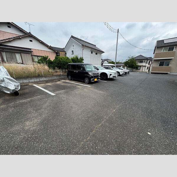 駐車場 (駐車場)