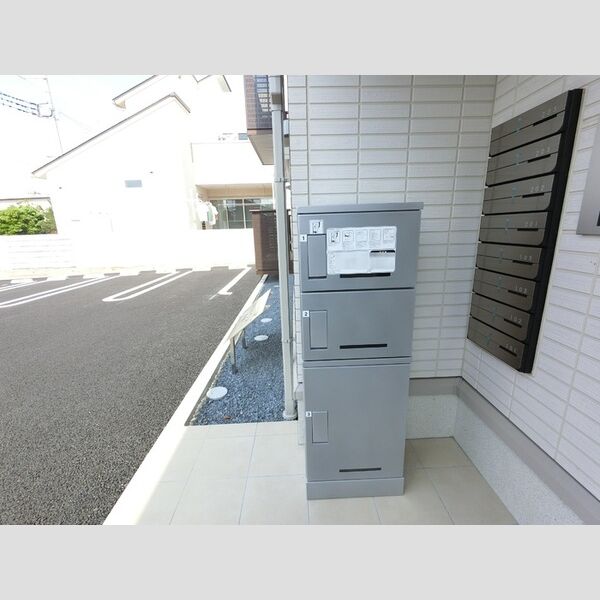 現地周辺 (宅配ボックス付いてます。)