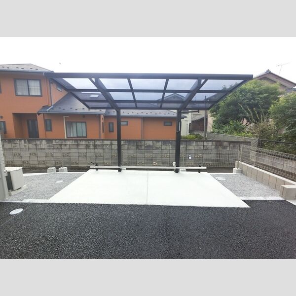 現地周辺 (駐輪場)