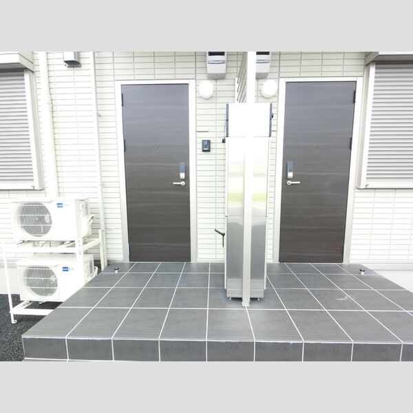 エントランス (エントランス)