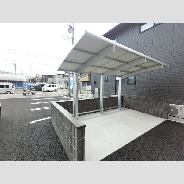 現地周辺 (駐輪場)