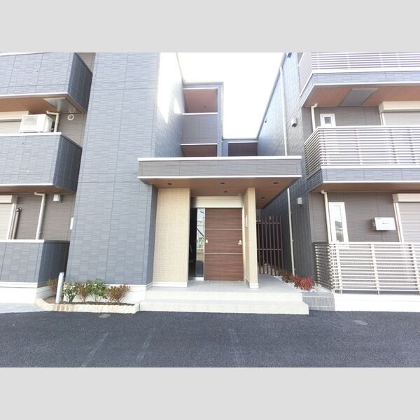 エントランス (エントランス)