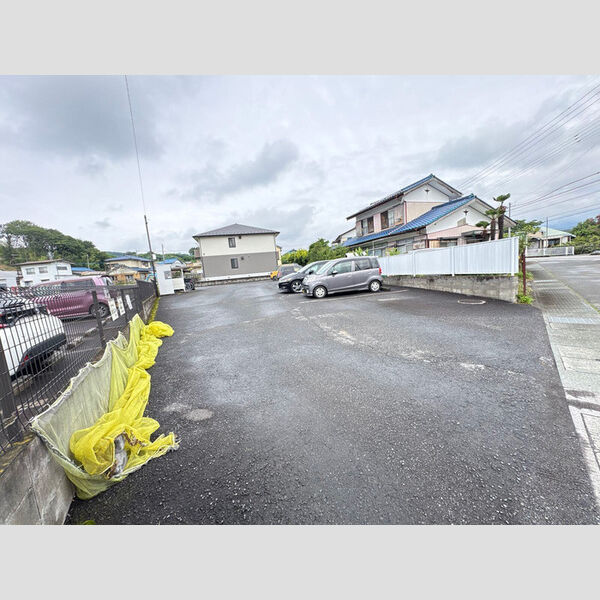 駐車場 (駐車場)