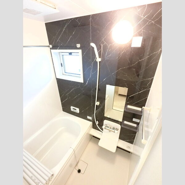 バス (広めなユニットバスです。)