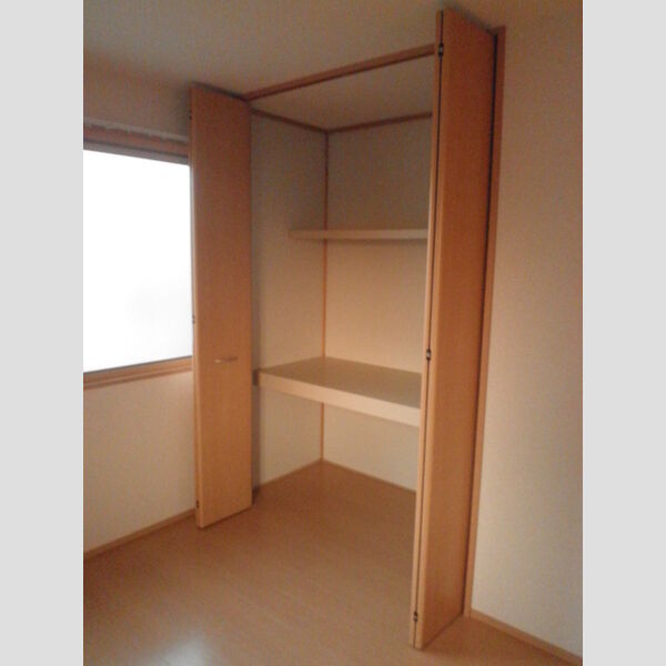 収納 (洋室物入)