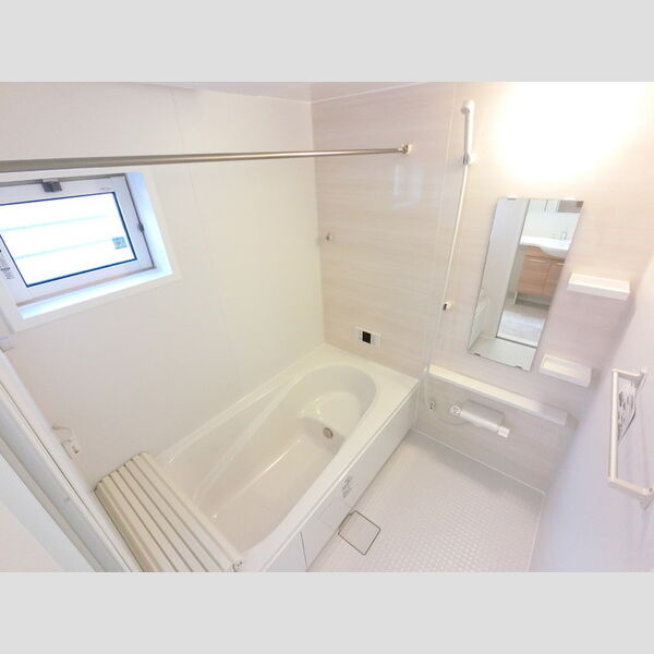 バス (浴室換気乾燥機付き一坪タイプの浴槽です。)