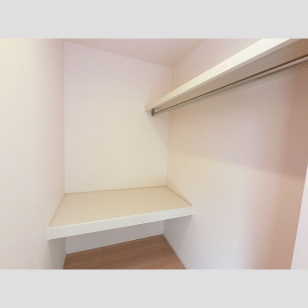 収納 (ウォークインクローゼット)