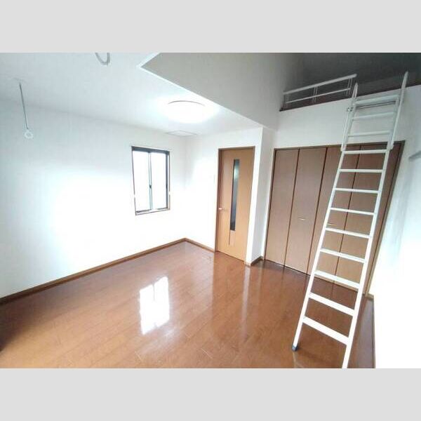 その他 (角度違いリビング風景)