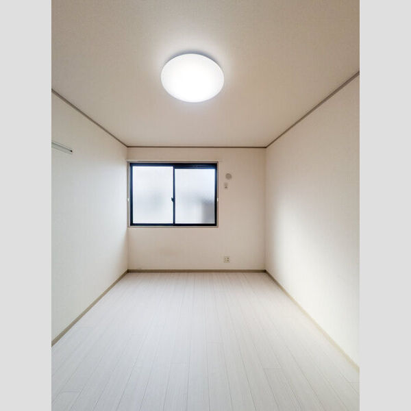 その他 (北側洋室)