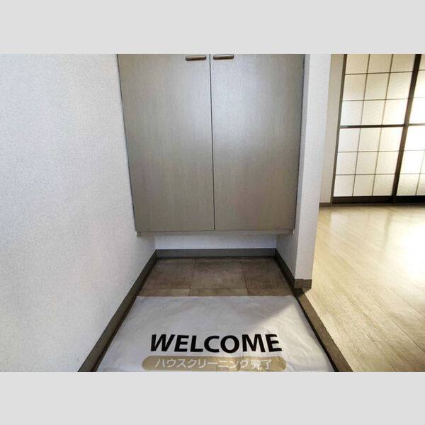 玄関 (玄関入り口)