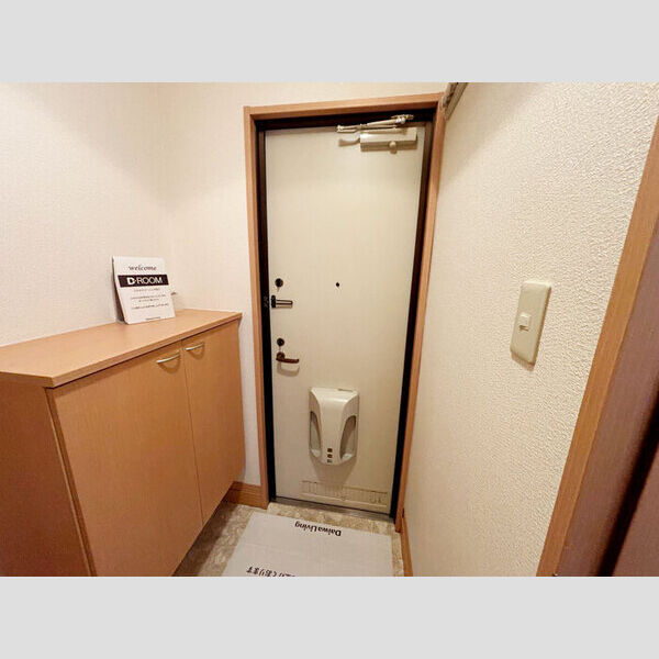 玄関 (玄関)