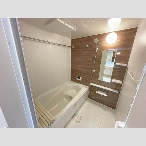 バス (浴室換気乾燥機付き一坪タイプの浴槽です。)