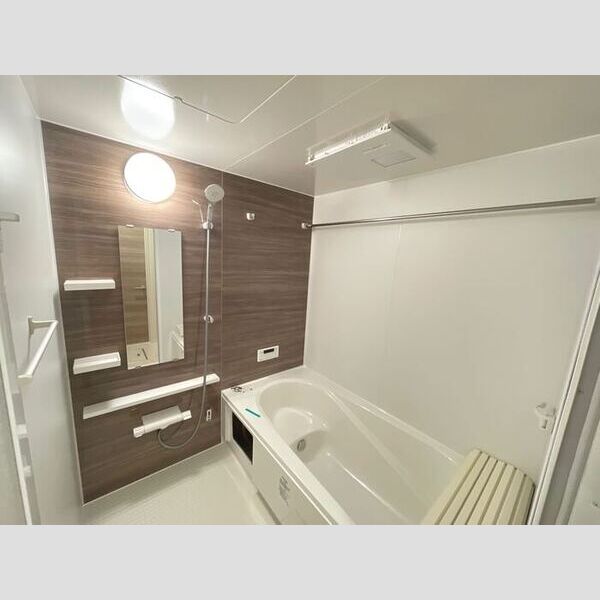 バス (浴室換気乾燥機付き一坪タイプの浴槽です。)