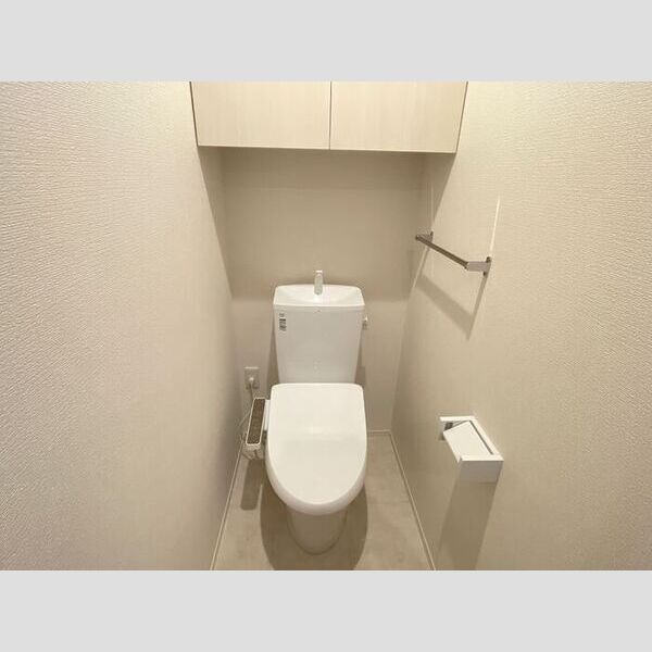 トイレ (温水洗浄便座付きトイレ)