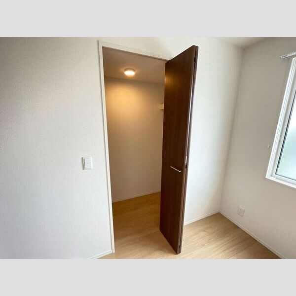 収納 (ウォークインクローゼット)