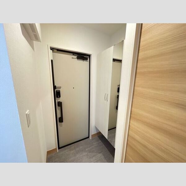 玄関 (玄関入り口)