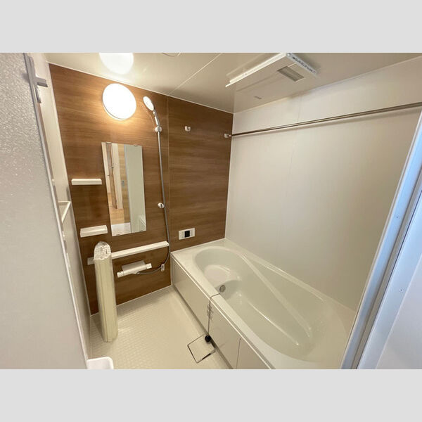 バス (浴室換気乾燥機付き一坪タイプの浴槽です。)