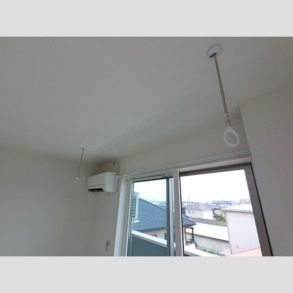 その他 (雨の日も安心室内物干)