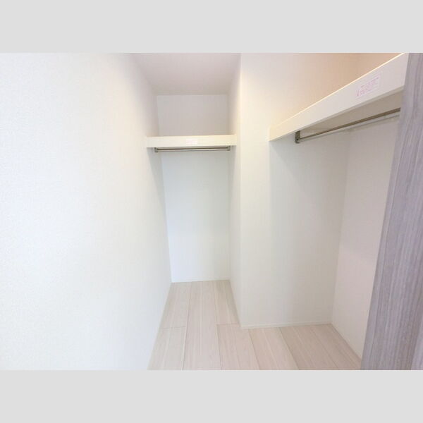 収納 (ウオークインクローゼット)