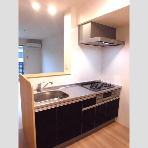 キッチン (対面  3口システムキッチン♪)