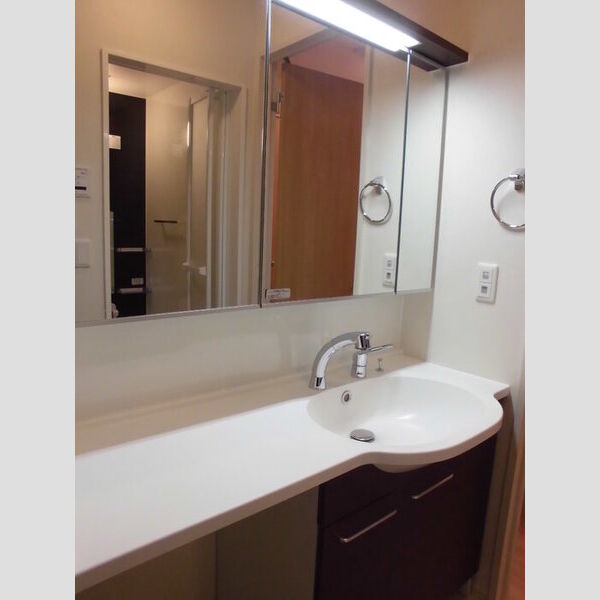 洗面所 (女性が使いやすい洗面化粧台♪)