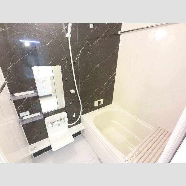 バス (浴室乾燥機付きお風呂です。)