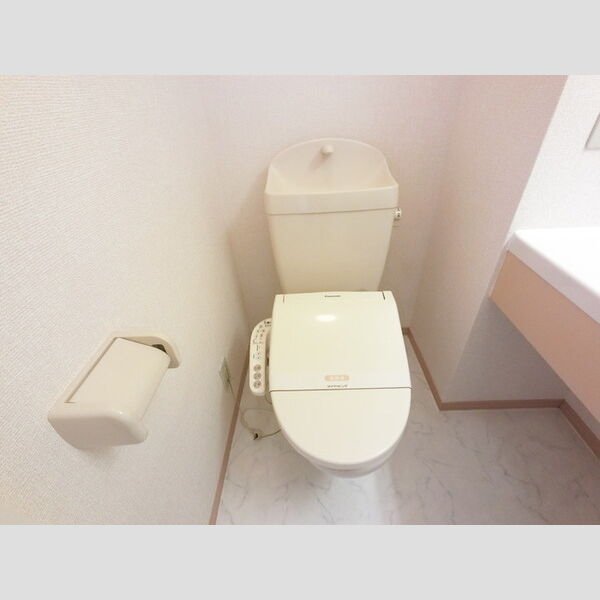 トイレ (温水洗浄暖房便座)