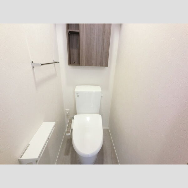 トイレ (温水洗浄暖房便座)