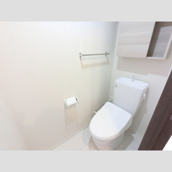 トイレ (温水洗浄暖房便座)