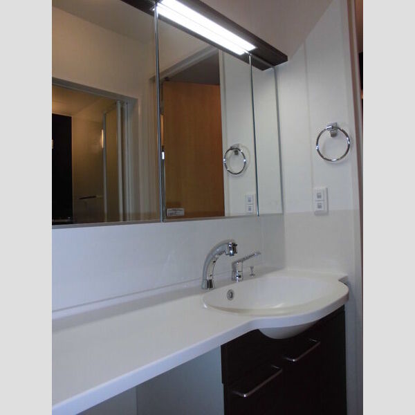 洗面所 (女性が使いやすい洗面化粧台♪)