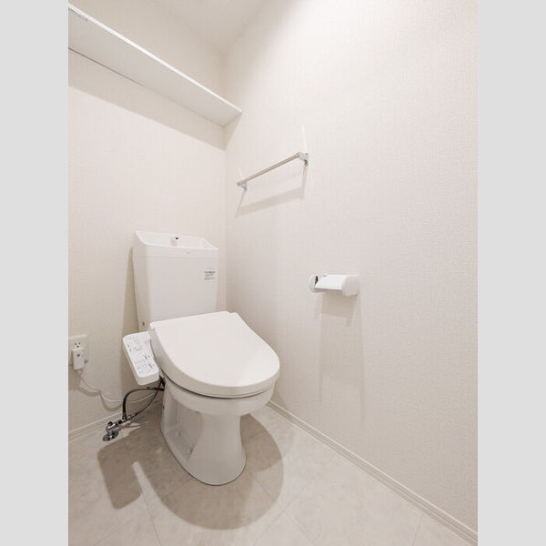 トイレ (温水洗浄暖房便座)
