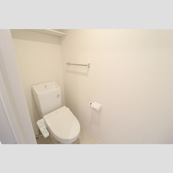 トイレ (温水洗浄暖房便座)