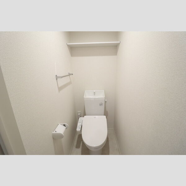 トイレ (温水洗浄暖房便座)