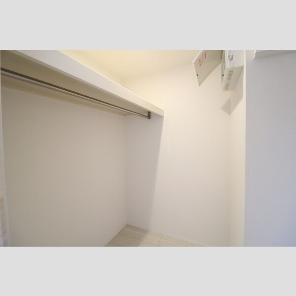 収納 (ウォークインクローゼット)